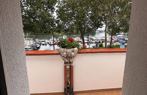 Schierstein House | Historisches Fischerhaus Direkt am Hafen Wasserfront! Mediterranes Lebensgefühl