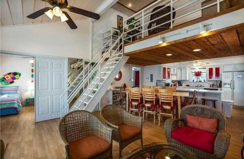 Spanish Grant House | Hit the Beach