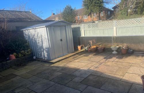 Tea Green House | Hitchin Luton Airport Rose