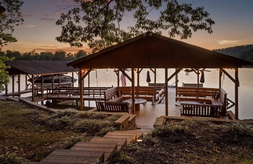 Chickamauga Lake House | Hiwassee Riverfront 3 BR House