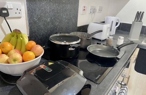 Swindon Apartment | HK Life Serviced Apartment, City Centre