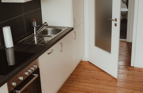 Alt-Heiligkreuz Apartment | HK3: renovated, WiFi, center within walking distance, garden, 62m², 55" TV, train station, Luxembourg