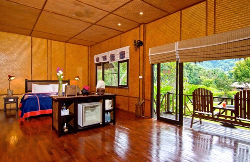 Mae Rim Hotel | Hmong Hilltribe Lodge