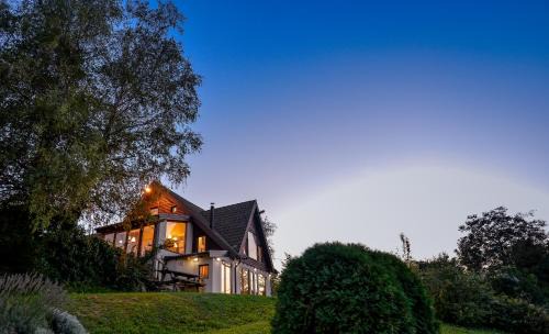Cestica Villa | Hmooyi Hill Cottage