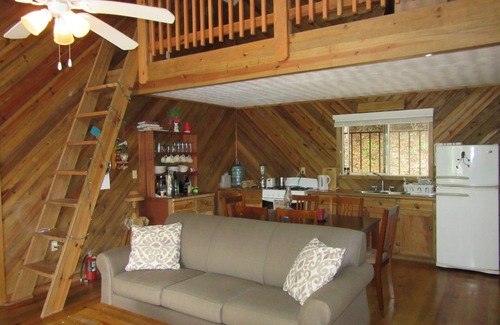 Jonesville House | Blue Rock Vacations, Upper