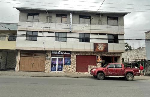 Santo Domingo de los Colorados House | Hostal Everest