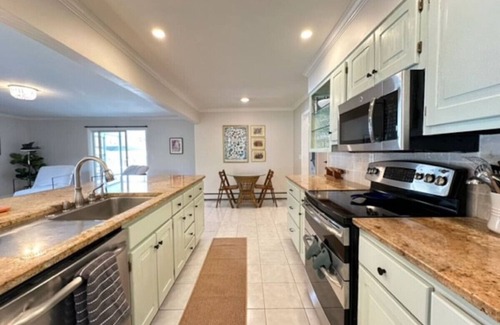 East Patchogue House | Ho Hum Holiday South of the Highway
