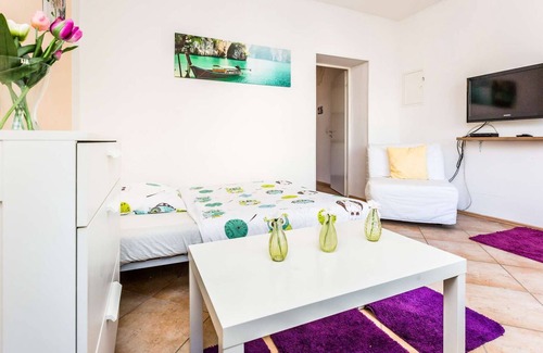 Troisdorf Apartment | HÖ01 large apartment with dryer and washing machine