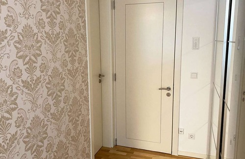 Kelkheim Apartment | HÖ01 large apartment with dryer and washing machine