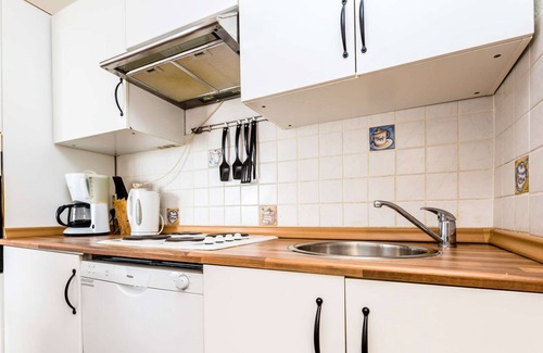 Kalk Apartment | HÖ01 large apartment with dryer and washing machine