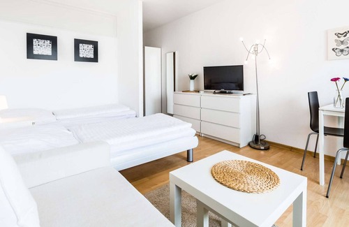 Kalk Apartment | HÖ01 large apartment with dryer and washing machine