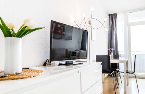 Kalk Apartment | HÖ01 large apartment with dryer and washing machine