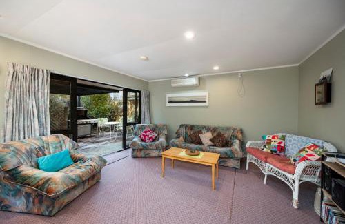 Kuratau House | Hoani Honey - Kuratau Holiday Home