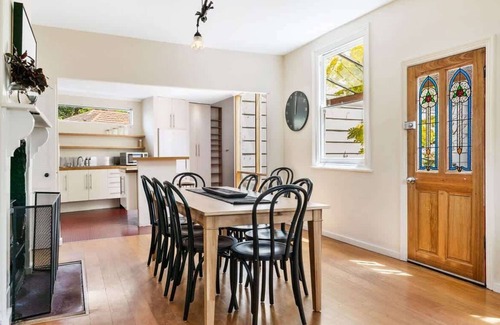 New Town House | Hobart Heritage Home - Close to CBD & Airport