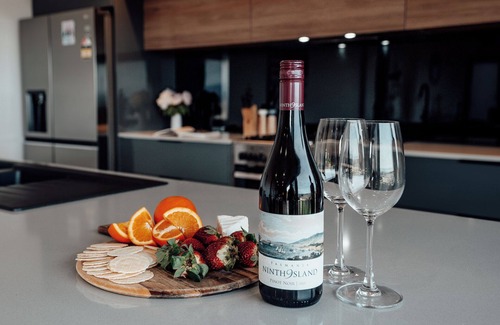 Sorell House | Hobart Luxury Getaway: Stunning Home with Mountain & Water