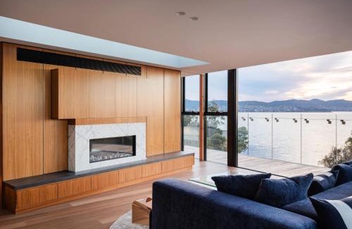 Battery Point Apartment | 'Hobart' - Waterfront penthouse with private heated pool