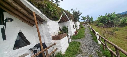 El Penol Hotel | Hobbit Hotel El peñol Guatapé