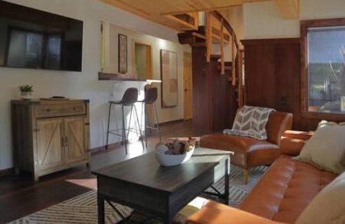 Idyllwild House | Hobbit House - Charming In Town