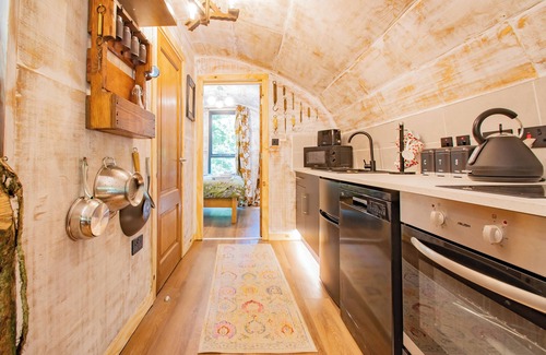 Edenfield Cabin | Hobbit House in The Dell, Edenfield