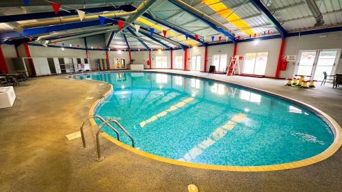 Longridge Cabin | Hobbit - House Of The Owl - Luxury Lodge