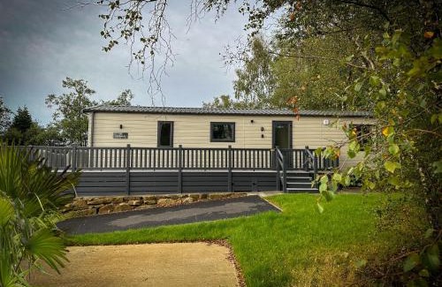 Longridge Cabin | Hobbit - House Of The Owl - Luxury Lodge