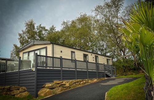 Longridge Cabin | Hobbit - House Of The Owl - Luxury Lodge