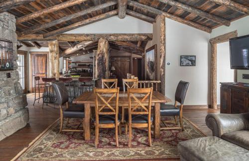 Big Sky House | Hobbit House