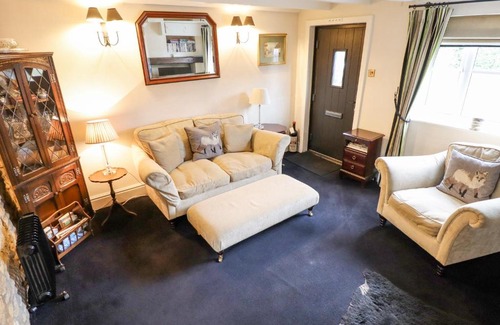 Ellerker House | Hobbits Hole