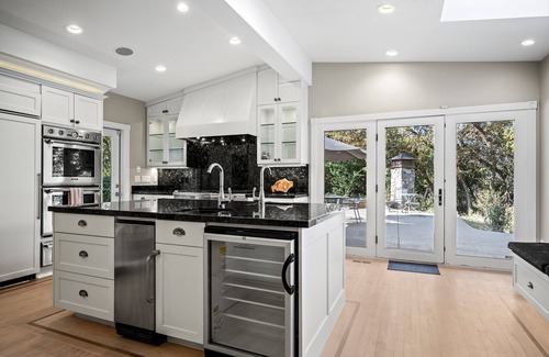 Layton House | Hobbs Mill | Theatre | Ping Pong | Pet-Friendly