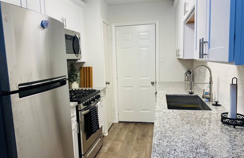 Pasadena House | Hobby Airport and very affordable your Home Away from Home