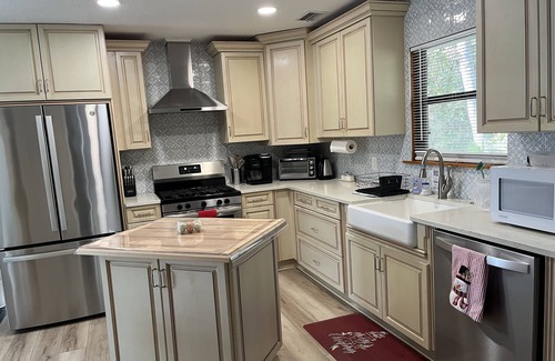 Fruit Cove Cottage | Hobby Farm Cottage in the woods with exotic pets and farm animals. Pet Friendly!