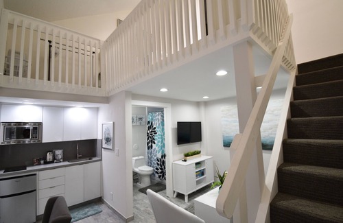 Hollywood Apartment | Hobe Lofts by DesignedVR