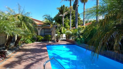 Dargaville Hotel | Hobson's Choice Motel