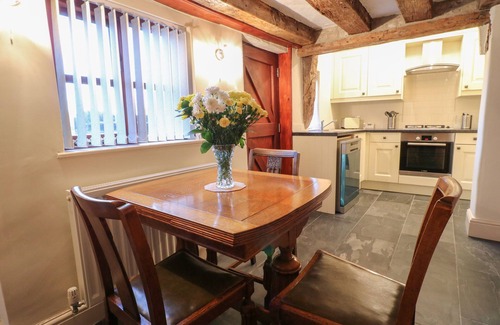 Ilkeston Cottage | Hobson's Cottage 10 Main Street