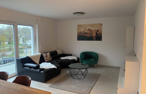Trichtingen House | Hochwertige Doppelhaushälfte- Neubau M.terrasse und Garten für Erholsamen Urlaub