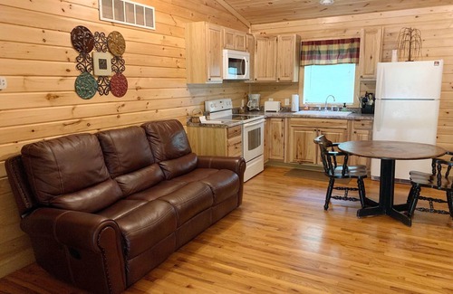 Rockbridge Cabin | Hocking hills backwoods retreat -Squirrel Haven