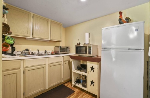 Laurelville Cabin | Hocking Hills Cabin Wifi, FirePit, Walking Trail . Peaceful location.