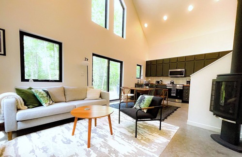 Herbster Cabin | Hodag House | Magical Cabin & Creature Comforts