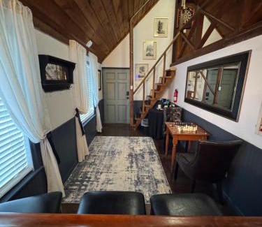 Montgomery Bed & Breakfast | Hodge Podge Lodge