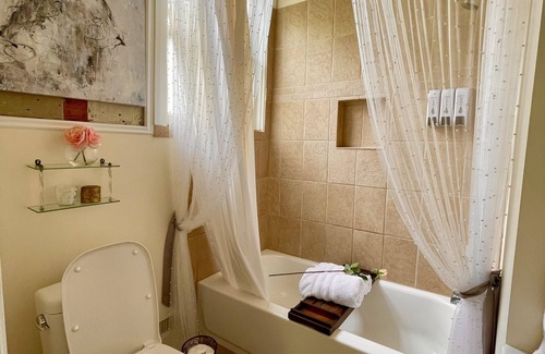Montgomery Bed & Breakfast | Hodge Podge Lodge