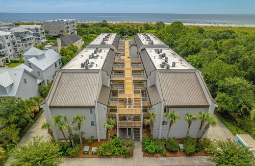 Saint Simons Island Condo | Hodnett Cooper's Shipwatch