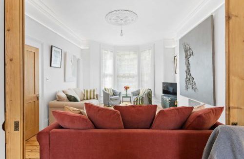 Barbican House | Hoe Park House, Sleeps 10, Historic, Central, Near Excellent Dining, Bars & Seafront