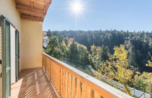 Petersberg Apartment | Hof im Thal Apt Zirbe