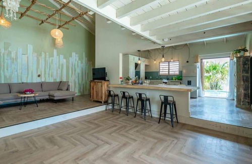 Sunset Heights House | Hofi Paradise - Sunset Heights
