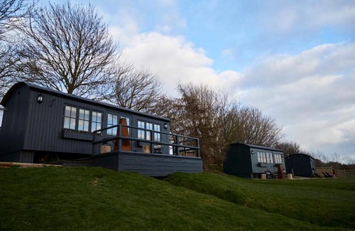 Hythe Hotel | Hog Deer Creek - At Port Lympne Reserve