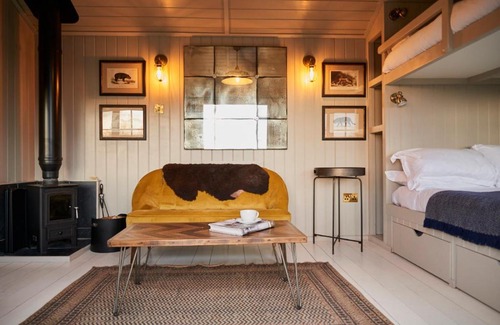 Hythe Hotel | Hog Deer Creek - At Port Lympne Reserve