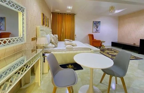 Calabar Hotel | Hogis Luxury Suites and Hotel