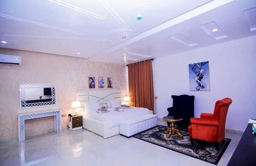 Calabar Hotel | Hogis Luxury Suites and Hotel