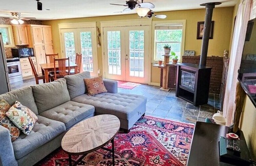 Eureka Springs House | Hogscald Hollow Lake Front, Kayaks, HotTub FirePit