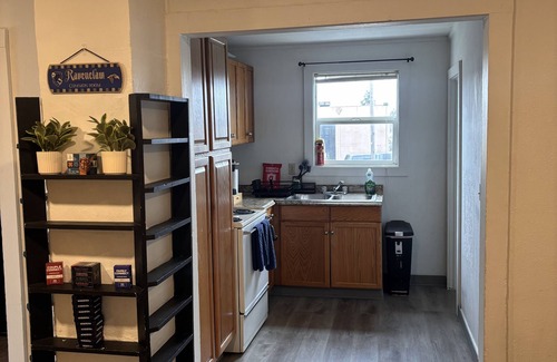 Springfield Apartment | Hogwartz "House Ravenclaw" Themed 2-bd, 1-ba upstairs apartment.